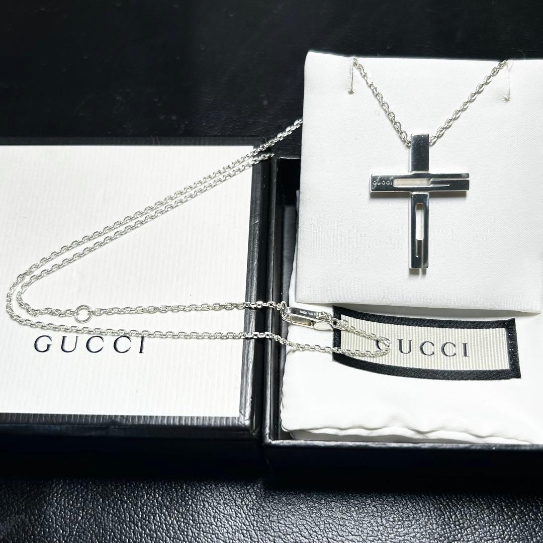 GUCCI グッチ　カットアウト　クロス　ネックレス　ペンダント　シルバー
