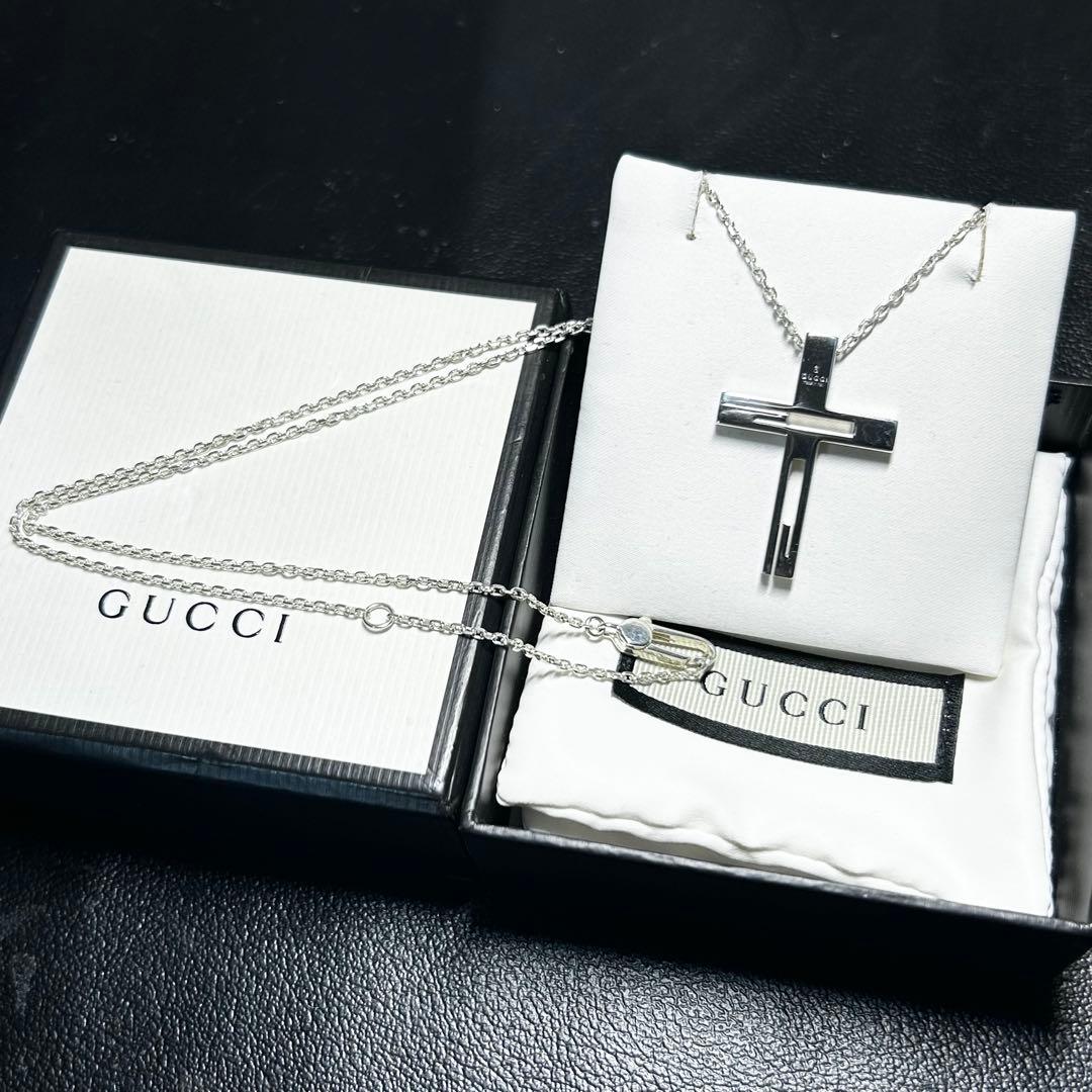 GUCCI グッチ　カットアウト　クロス　ネックレス　ペンダント　シルバー