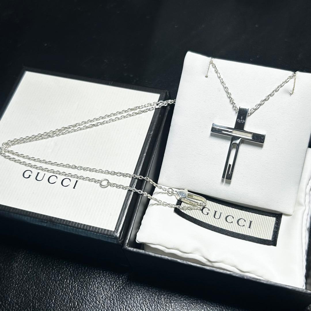 GUCCI グッチ　カットアウト　クロス　ネックレス　ペンダント　シルバー
