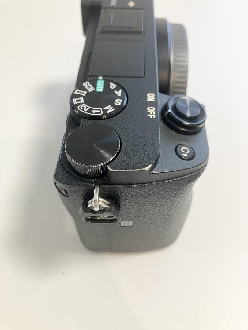 SONY α6300と単焦点レンズセット（純正バッテリー＋純正チャージャー付き）