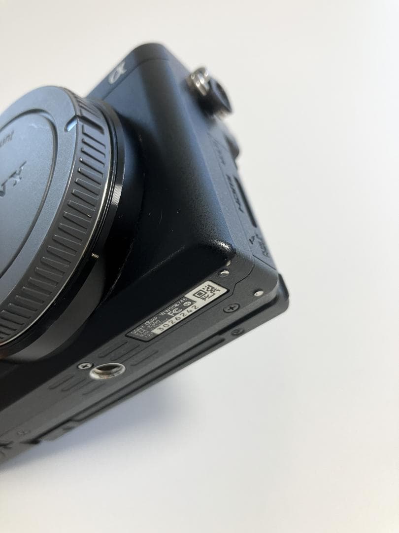 SONY α6300と単焦点レンズセット（純正バッテリー＋純正チャージャー付き）