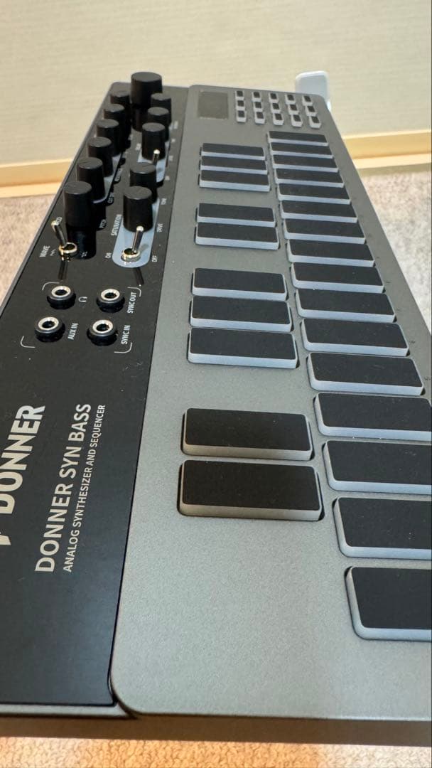 DONNER B1 ベースシンセサイザー