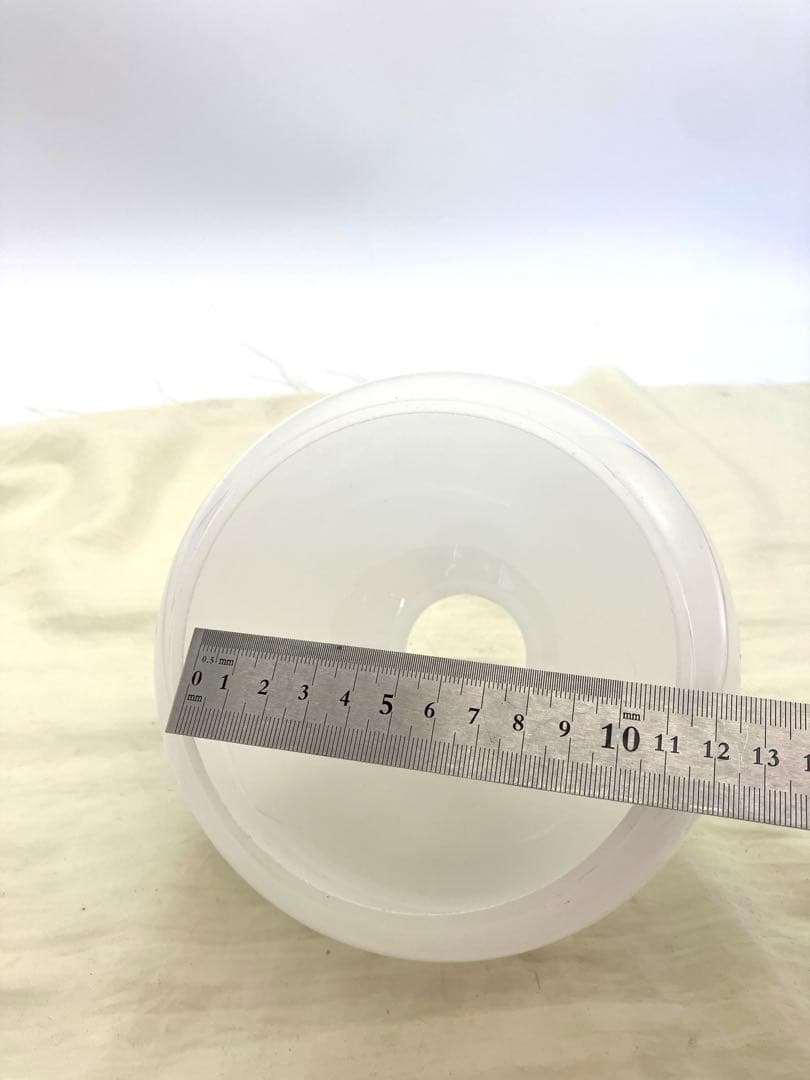昭和レトロ　ガラスシェード　 乳白硝子 吊り下げ　古いペンダントライト　球型