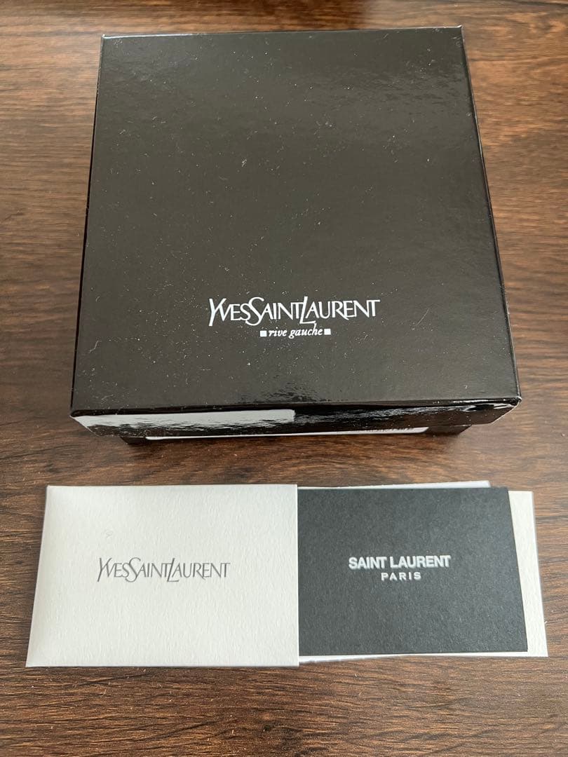 YSL 赤 レザー 二つ折り財布
