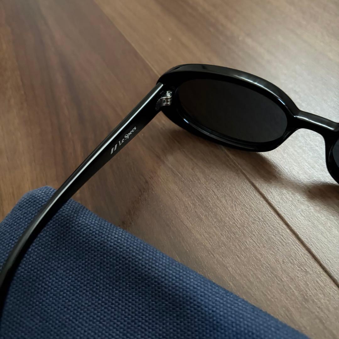 小物 Le Specs Outta Love