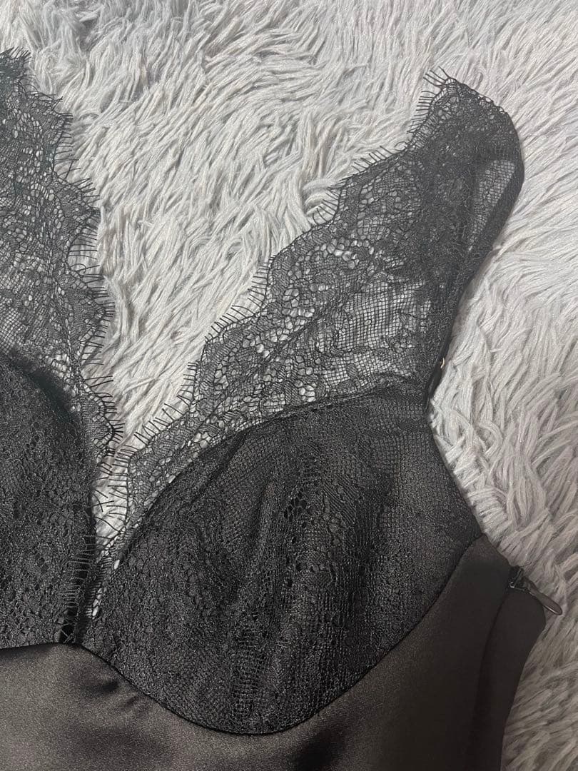 ⭐︎cilvia⭐︎ 　ZARA ブラックサテンレースキャミソール