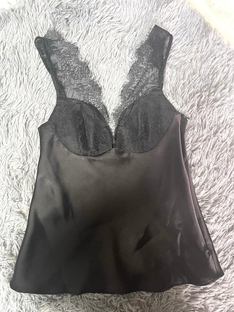 ⭐︎cilvia⭐︎ 　ZARA ブラックサテンレースキャミソール