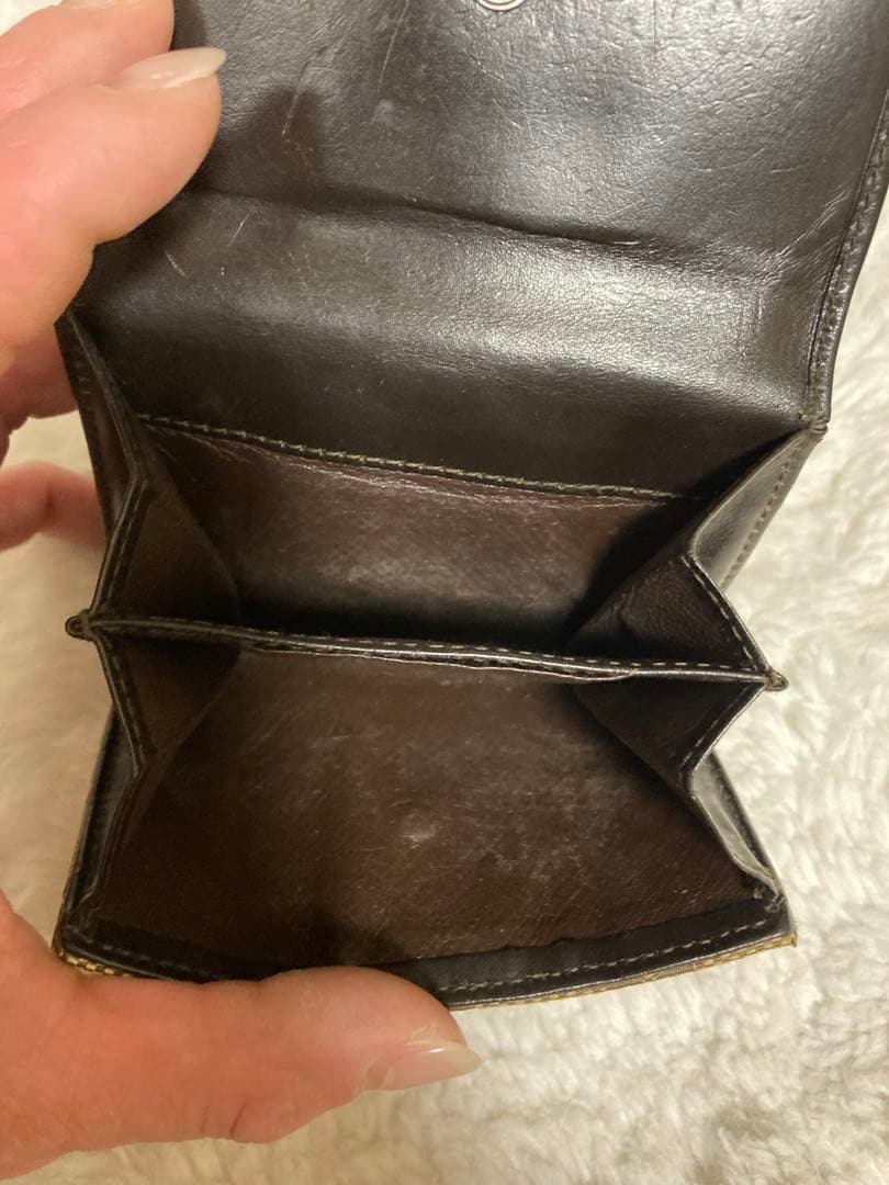 Gucci 二つ折り財布 金具付き