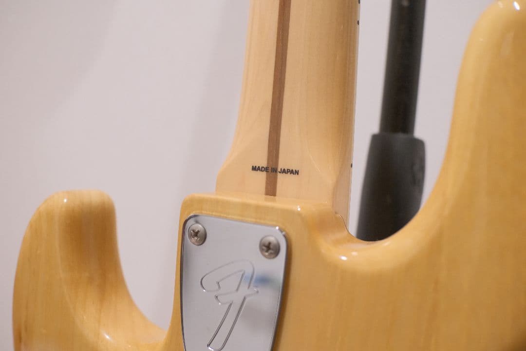 ベース Fender Japan JB75 NAT/M