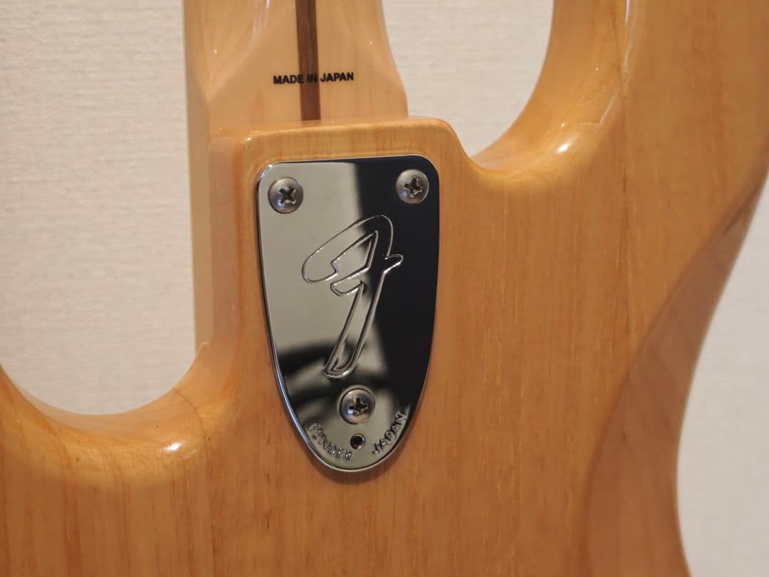 ベース Fender Japan JB75 NAT/M