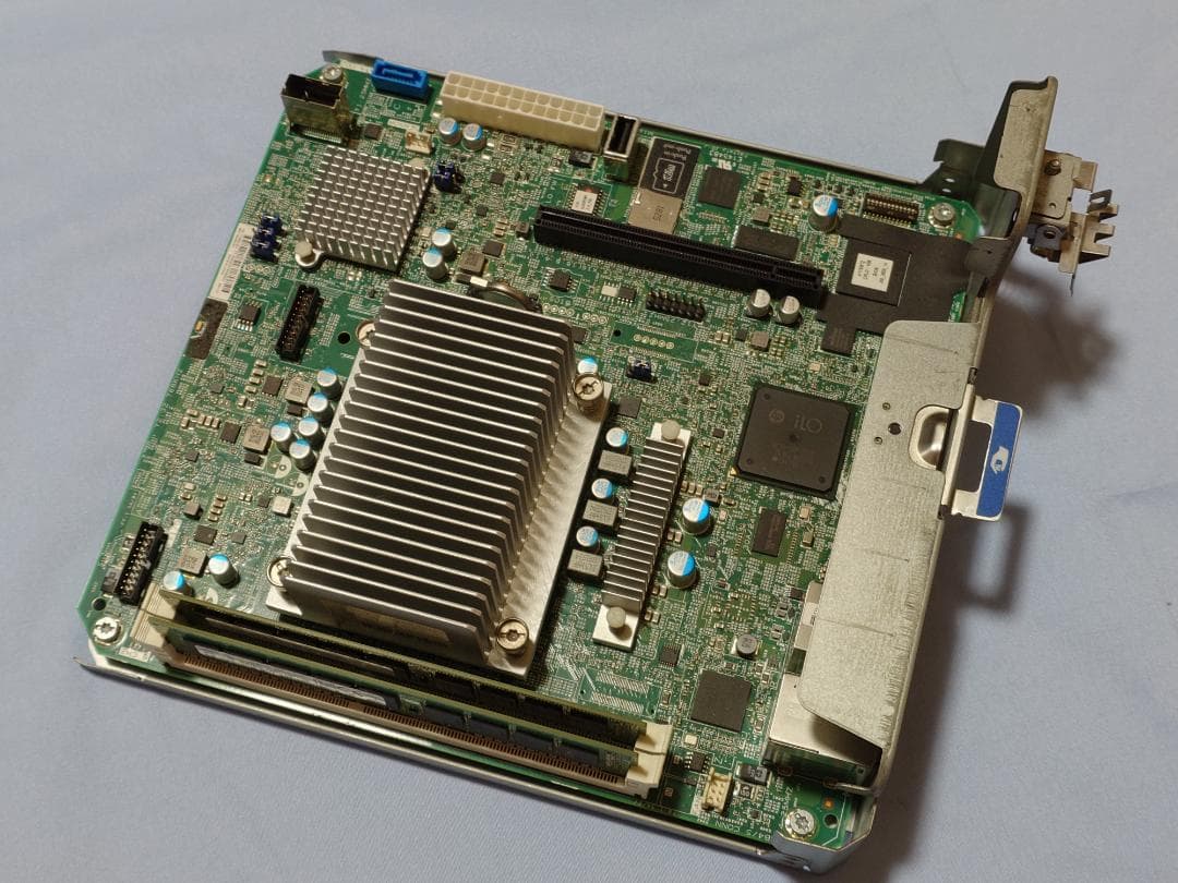 ジャンク品 HP Proliant MicroServer Gen8