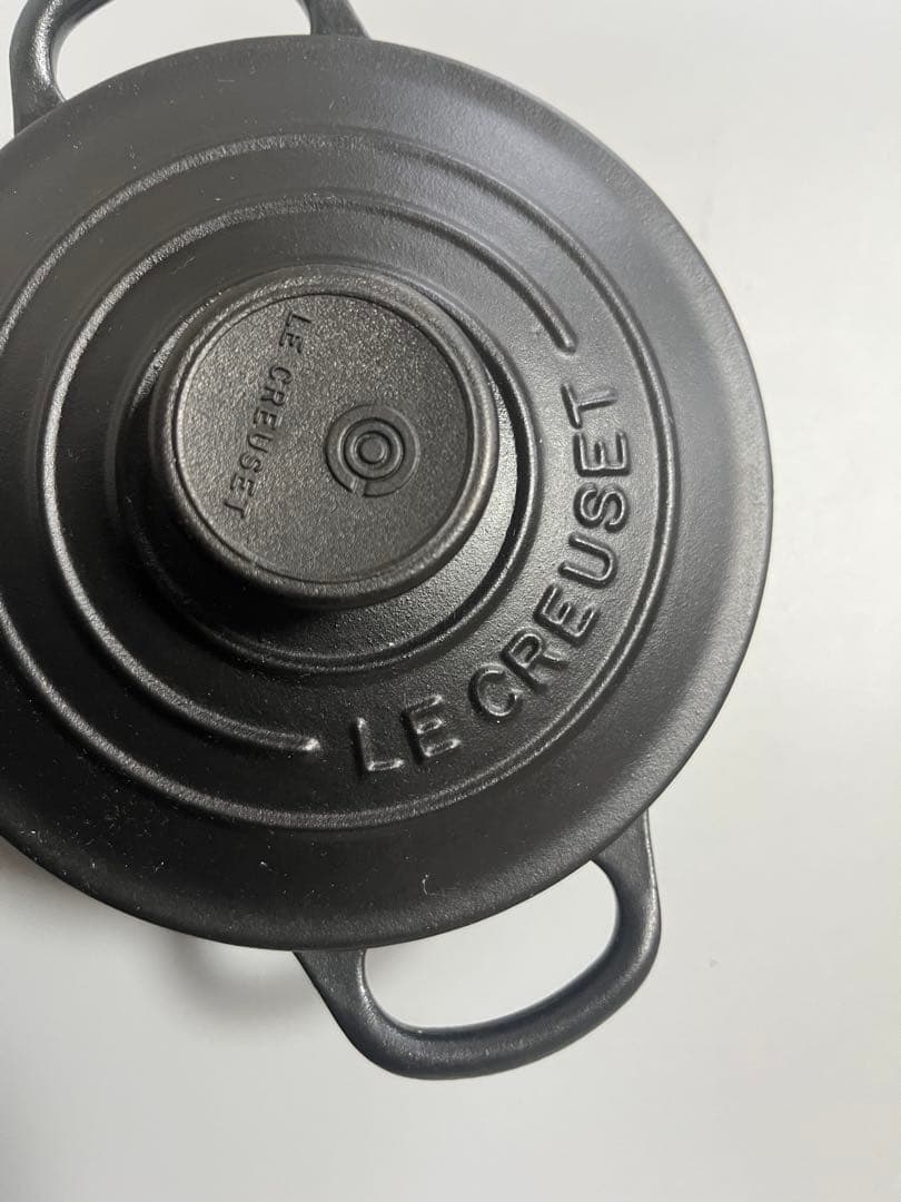 未使用ル・クルーゼ ココット・ロンド 14cm マットブラック ホーロー鍋