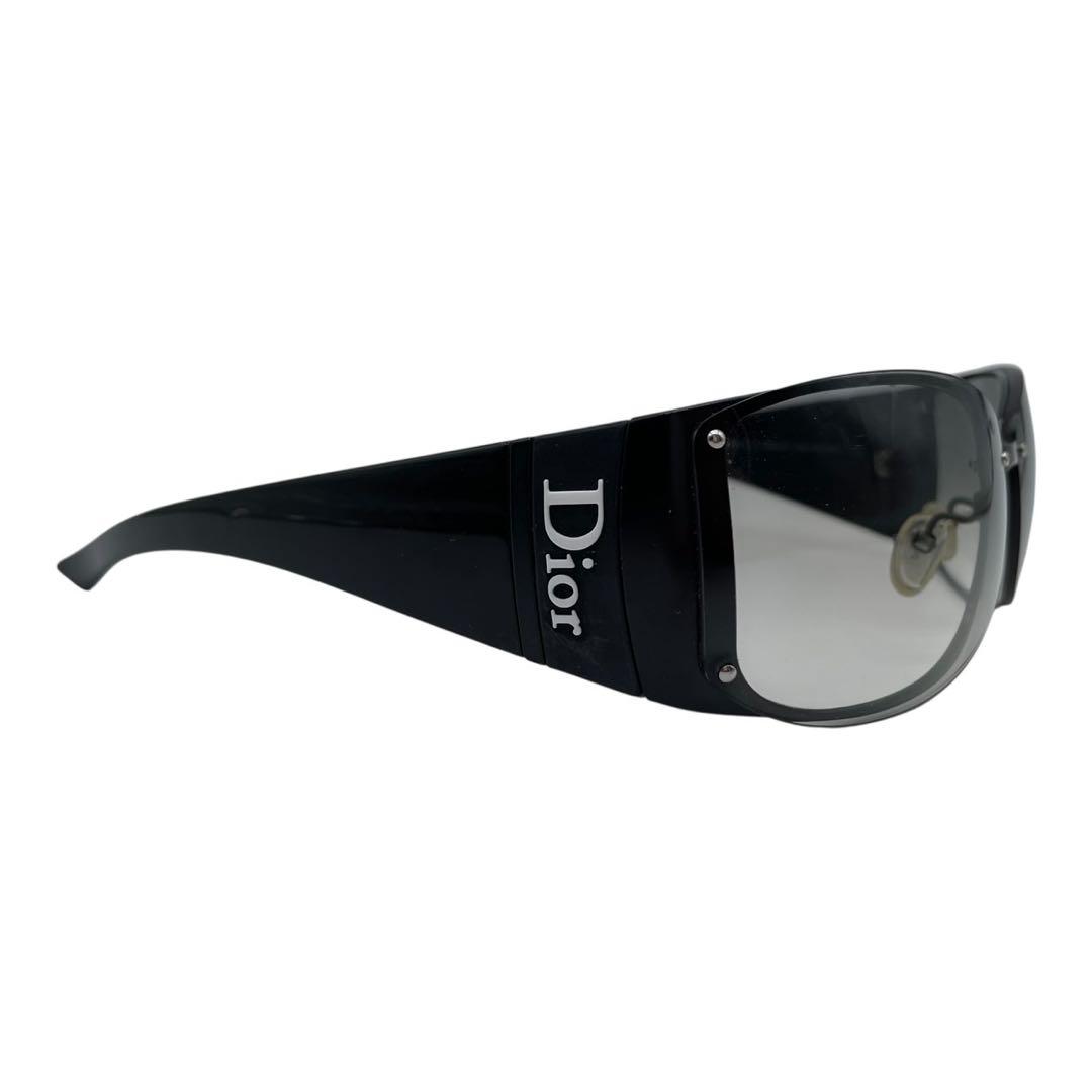 Dior サングラス 黒 サイドロゴシルバー 太めフレーム