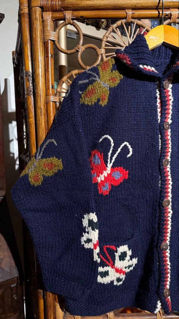 Vintage蝶の刺繍入りネイビーのニットカーディガン