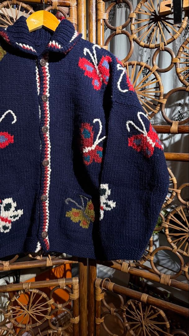 Vintage蝶の刺繍入りネイビーのニットカーディガン