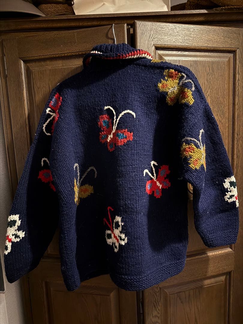 Vintage蝶の刺繍入りネイビーのニットカーディガン