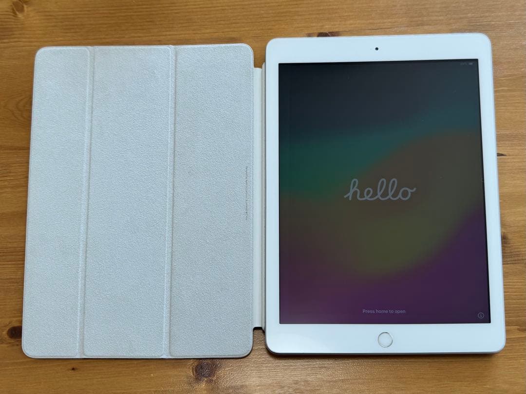 【純正カバー付】Apple iPad 第6世代 32GB シルバー 正常動作品