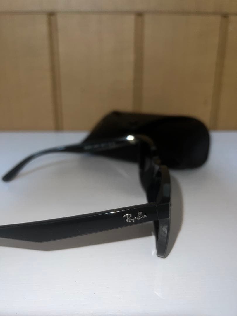 Ray-Ban RB 4391Dブラック サングラス ケース付き