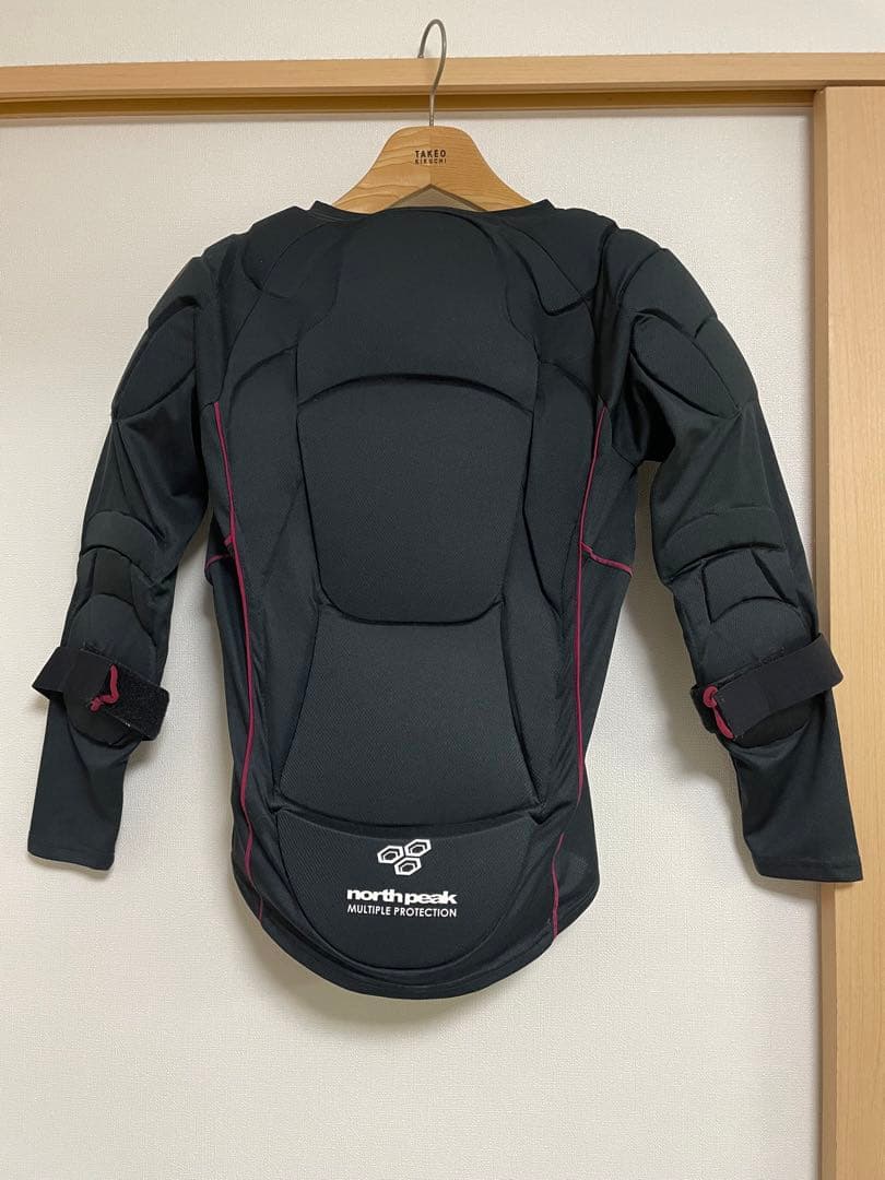 north peak ボディプロテクター　レディース