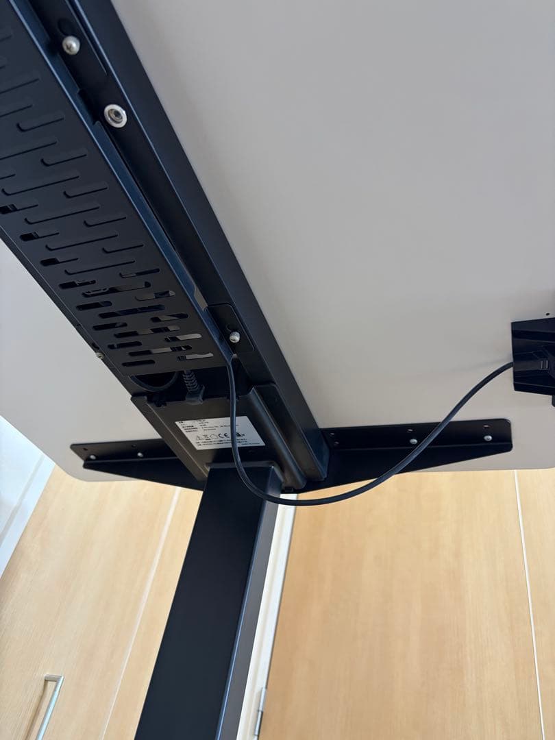FLEXISPOT 電動昇降デスク（天板付き、幅140cm）