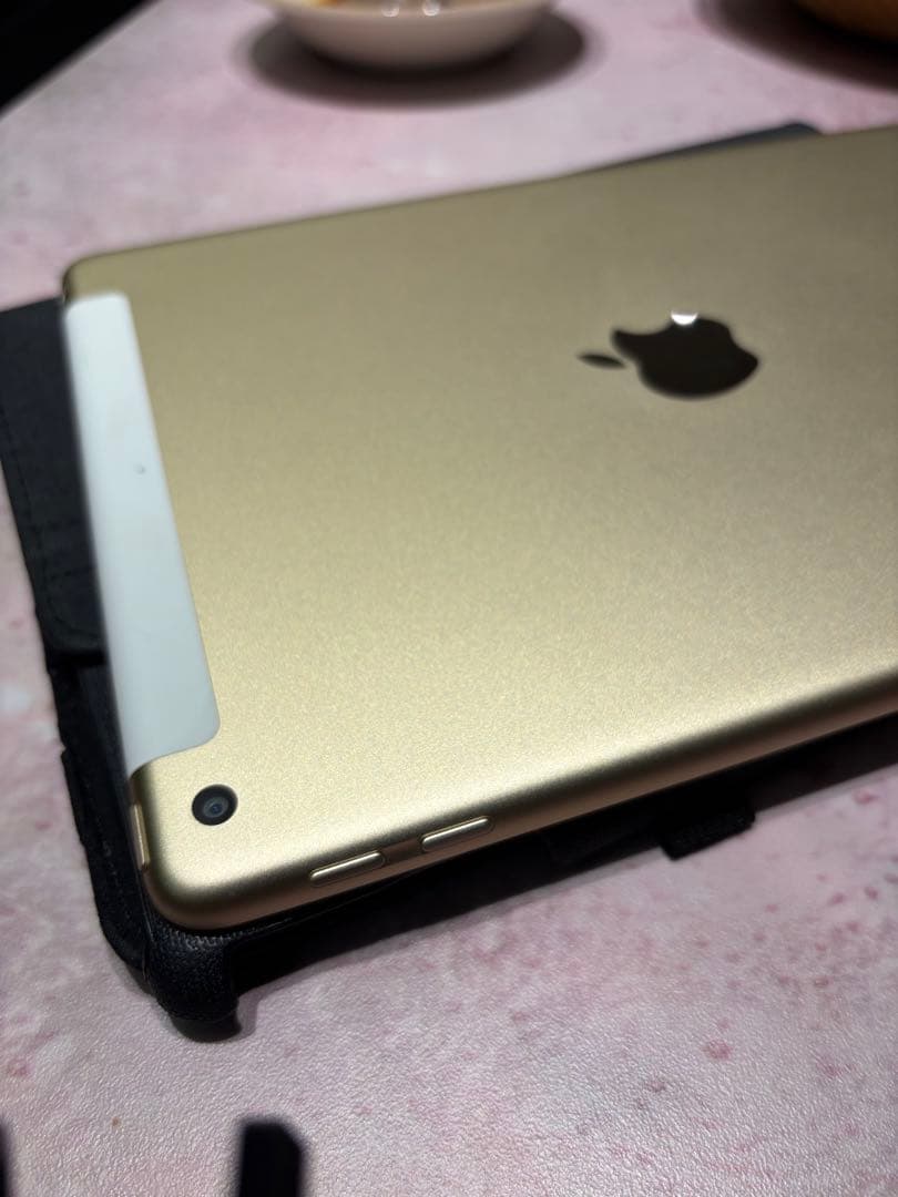 Apple iPad 第5世代 32GB バッテリー最大容量95%美品 動作良好