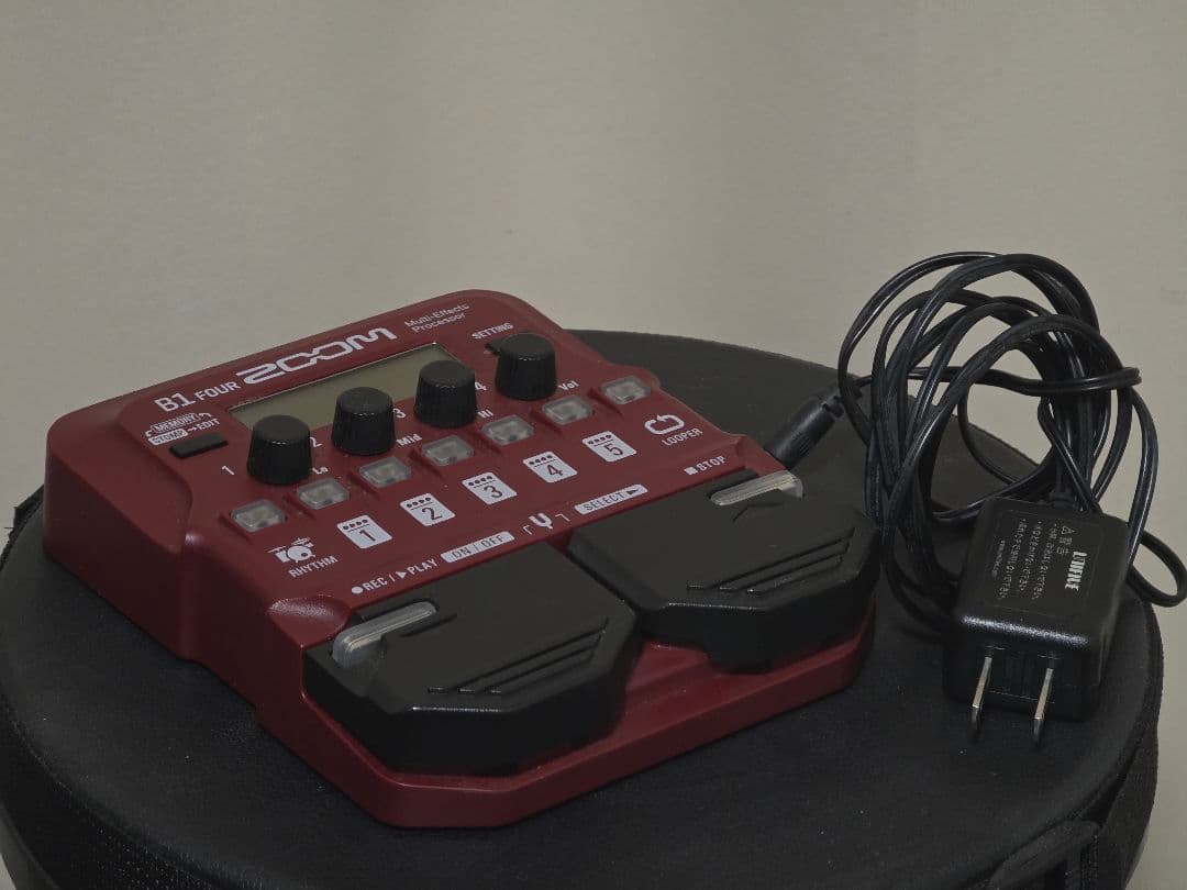 ZOOM B1 FOUR ベースエフェクター