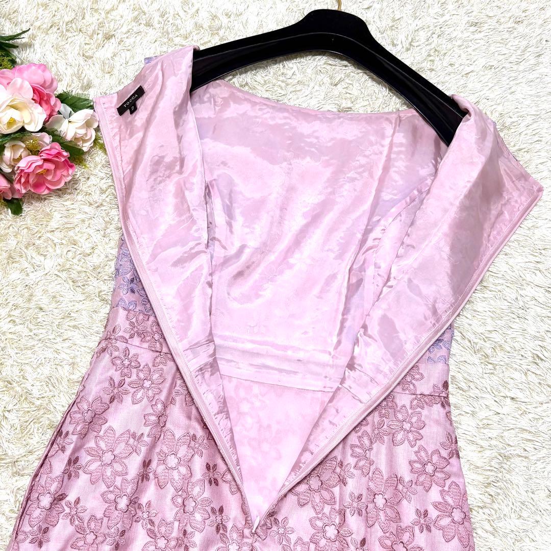 【極美品】トッカ 花柄刺繍ワンピース Aライン ウエストマーク ノースリーブ 2