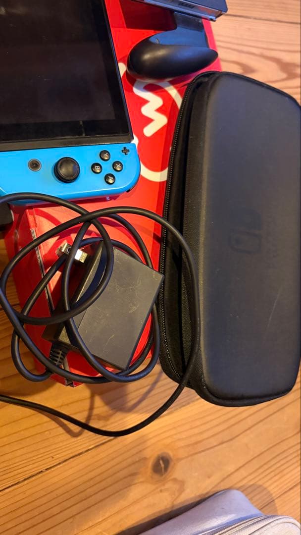 Nintendo Switch 純正ケース付　動作確認済み　画面保護シートあり