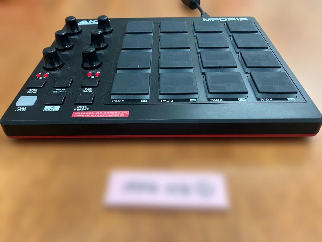 AKAI MPD218 ①