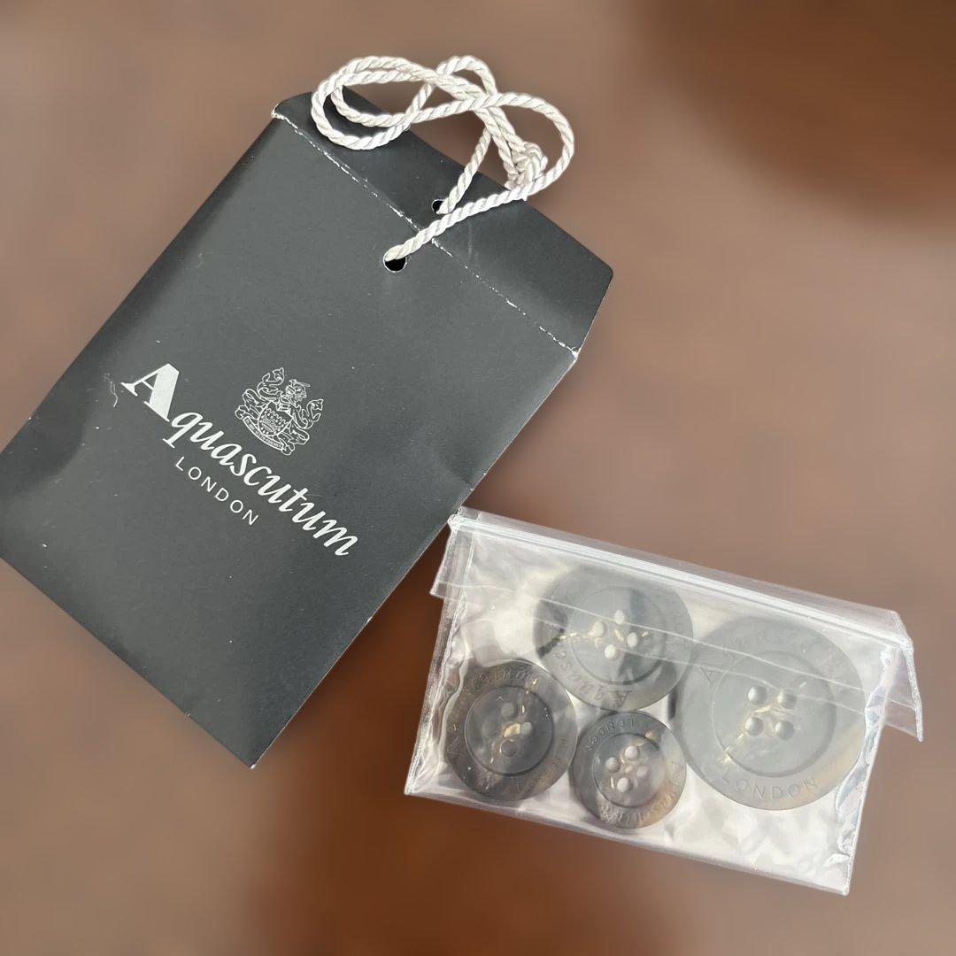 Aquascutum シリアルナンバー入り　トレンチコート