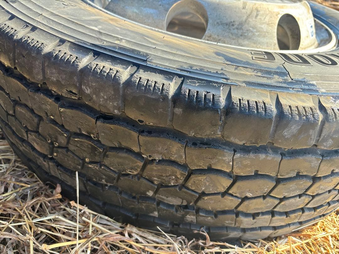 トラック　アルミホイール1本　m888 245/70r19.5