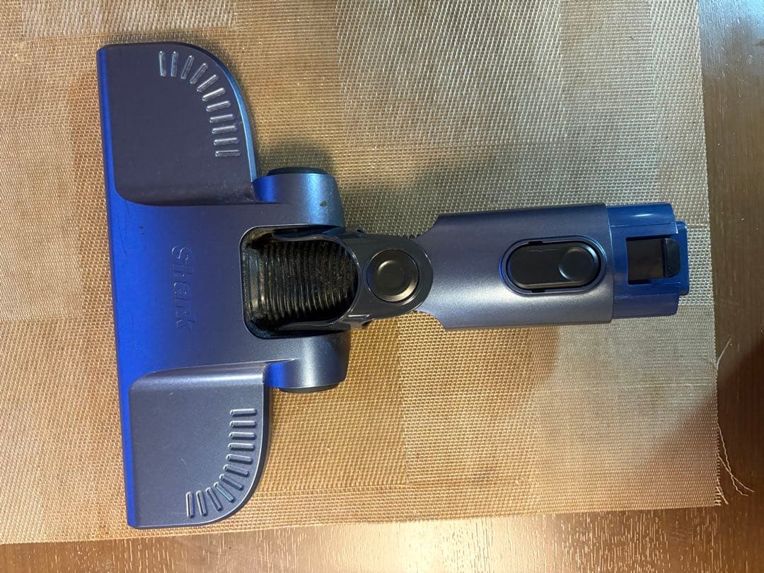 Shark スタンド式スティッククリーナー(CH966JBJ)、充電器付き