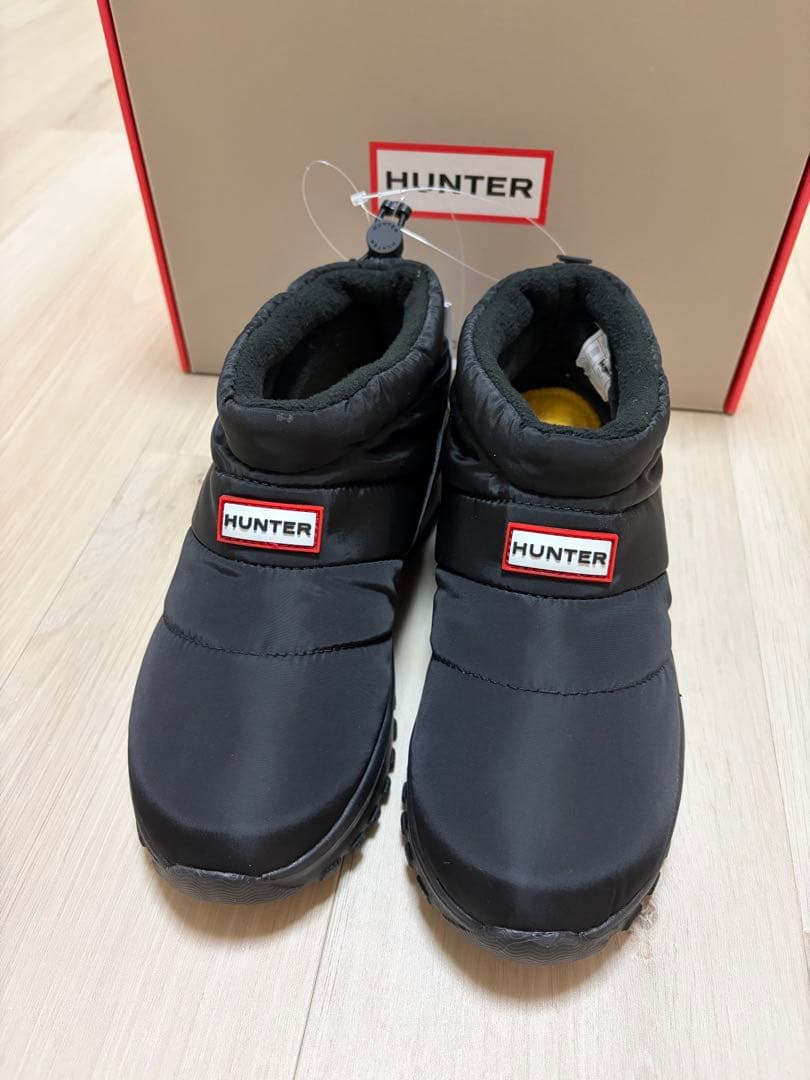 新品✨HUNTERユニセックス パフド トラベル フロー トレーナー ブラック