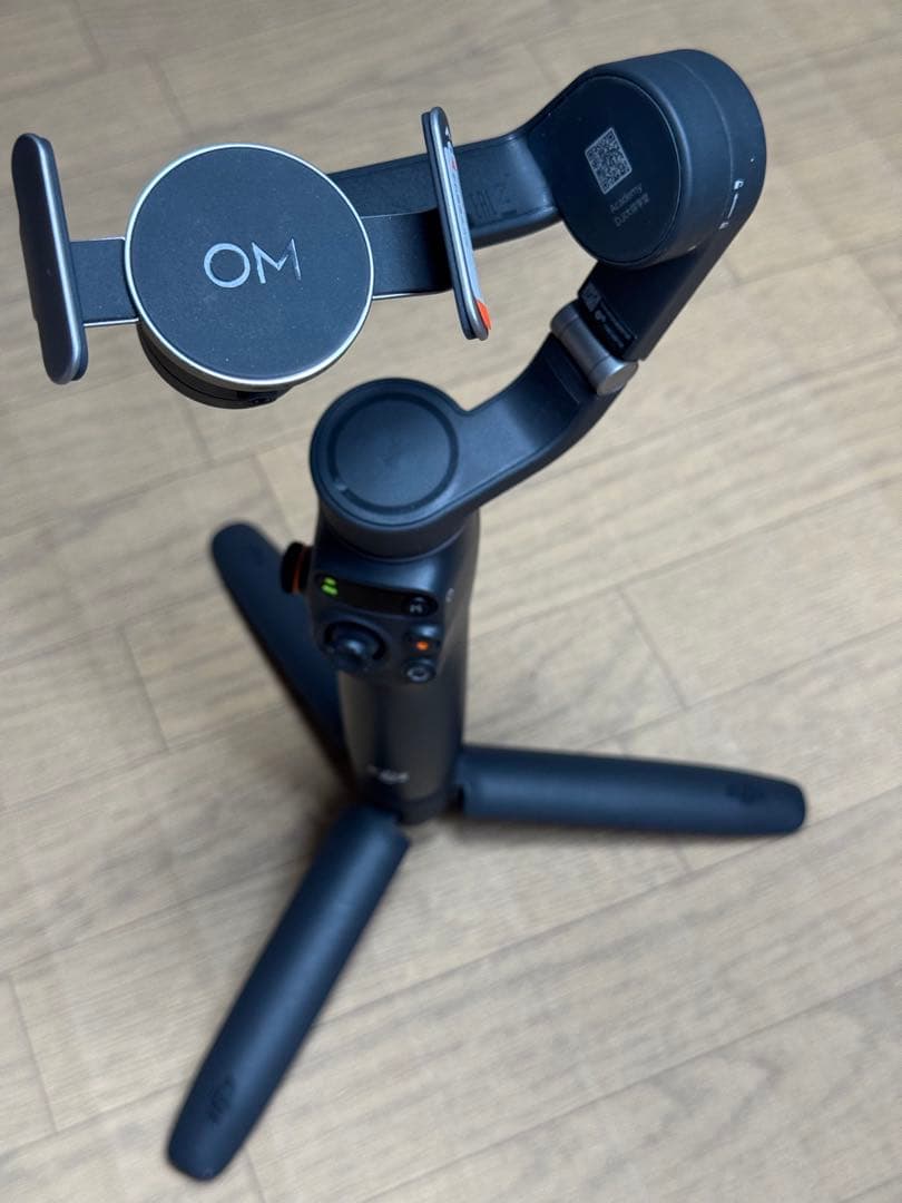 B*N様 初心者必見　dji OM6スマホスタビライザー 三脚付き