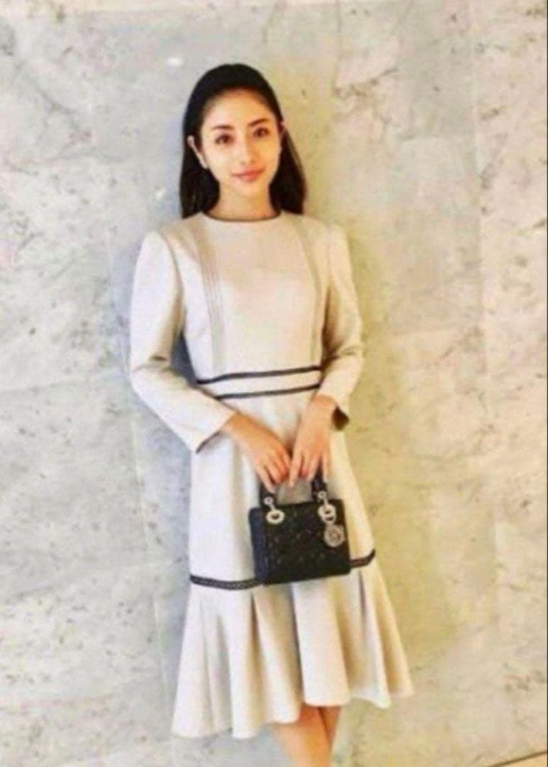 M*e様 美品　セルフォード　レース切替ワンピース　ブラック　黒　石原さとみ　3