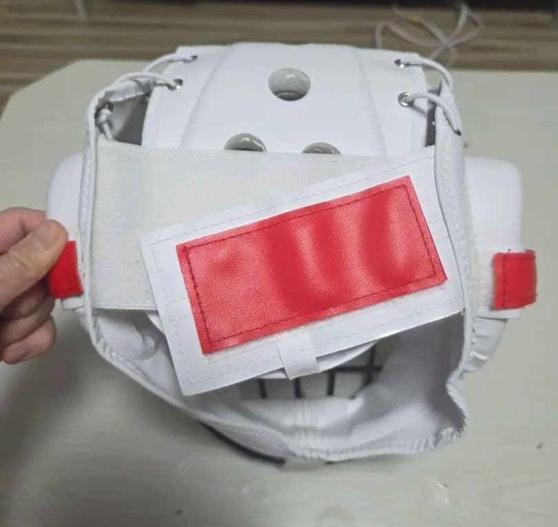 美品 空手 ヘッドガード ISAMI ホワイト 幼児用 Mサイズ
