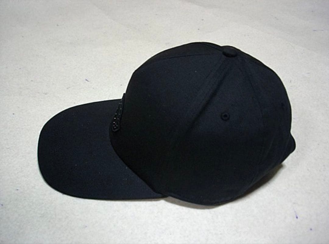【新品未使用タグ付き】MONCLERベースボールキャップ　ブラック