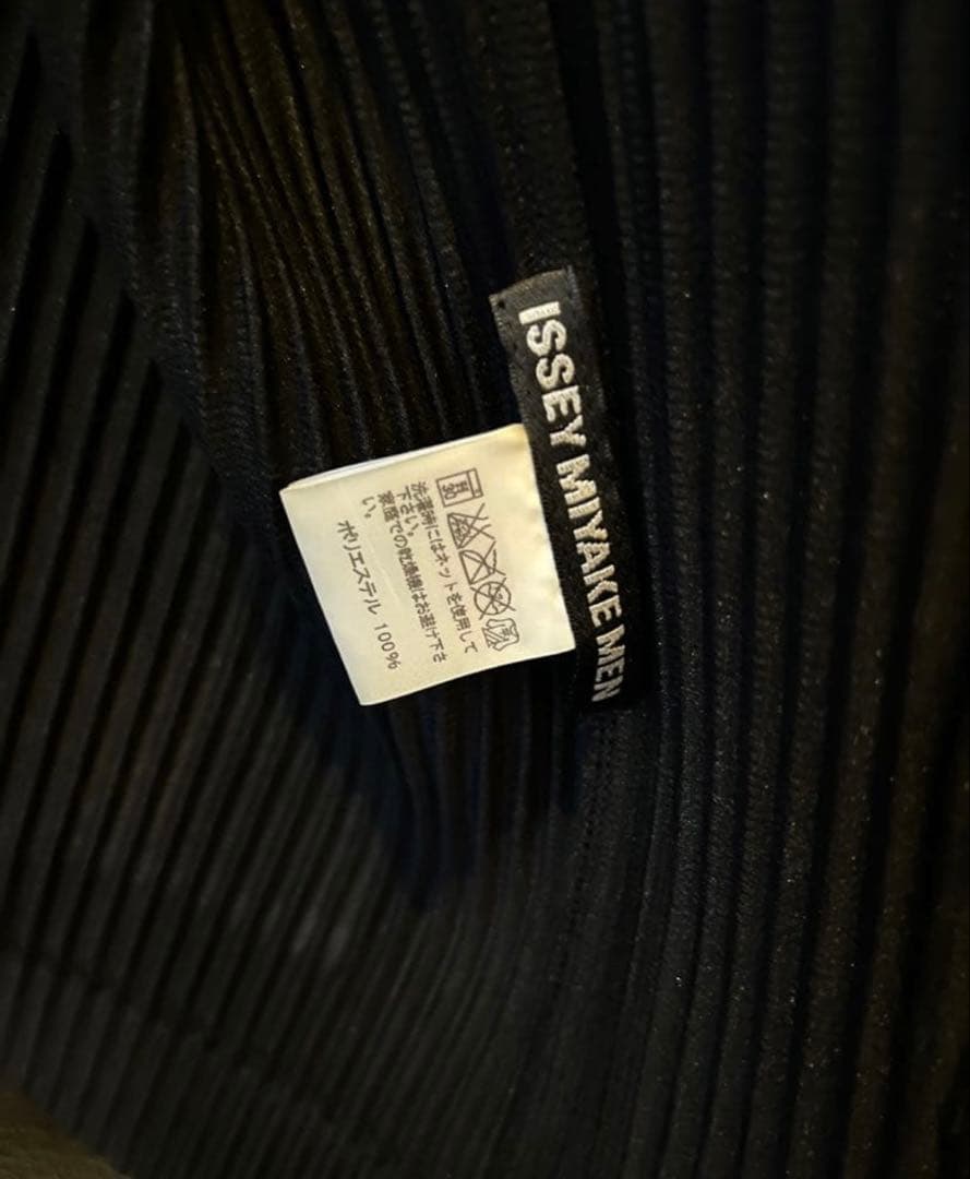 ISSEY MIYAKE MEN ブラック プリーツ シャツ　ジッパー／サイズ4