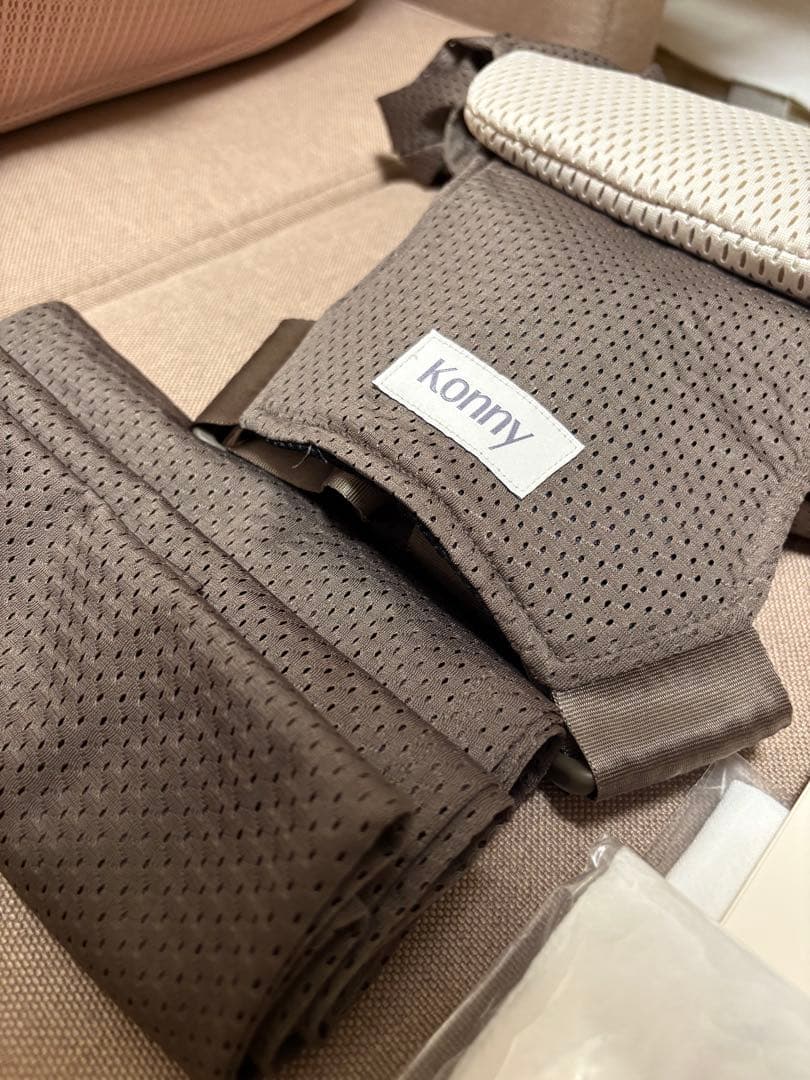 【美品】コニー抱っこ紐FLEX AirMesh™ Mocha モカ XS-XL