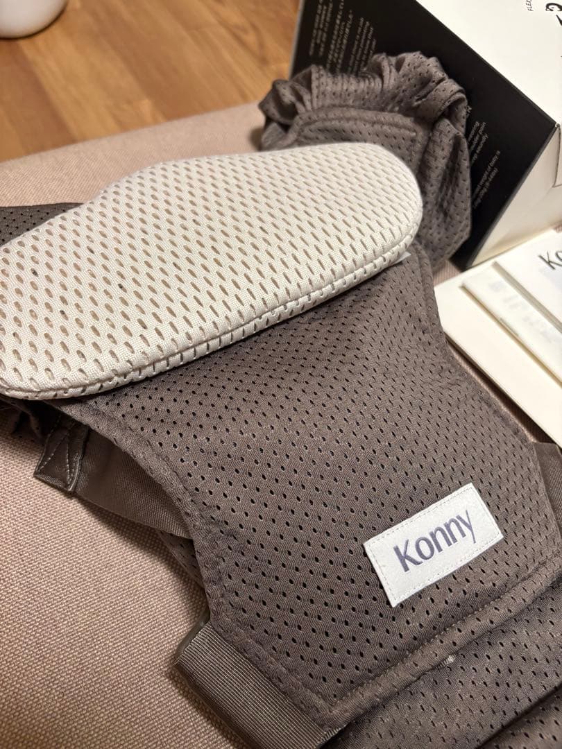 【美品】コニー抱っこ紐FLEX AirMesh™ Mocha モカ XS-XL