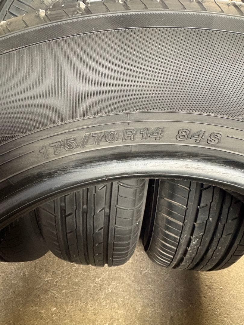 175/70R14ヨコハマ　ES32 中古タイヤ4本　バリ溝