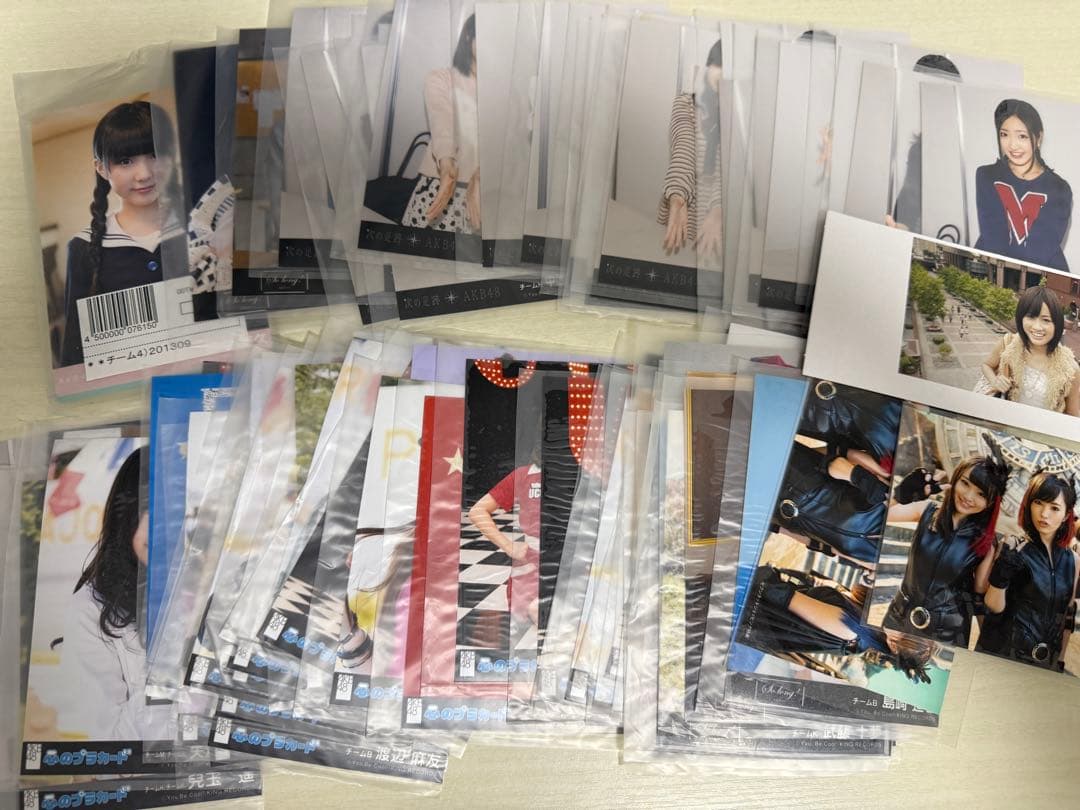AKB等のCD、DVD、キスマークステッカー