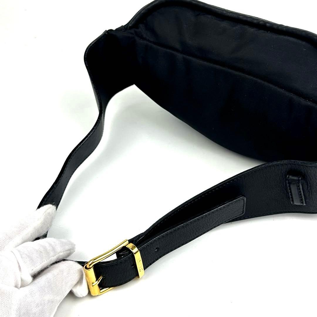 【美品】セリーヌ　ウエストポーチ　サークル　ゴールド金具　ナイロン　レザー　黒色