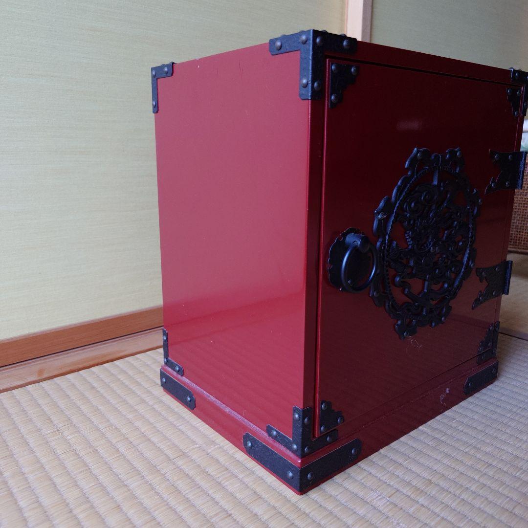 赤い木製収納箱 引き出し3つ