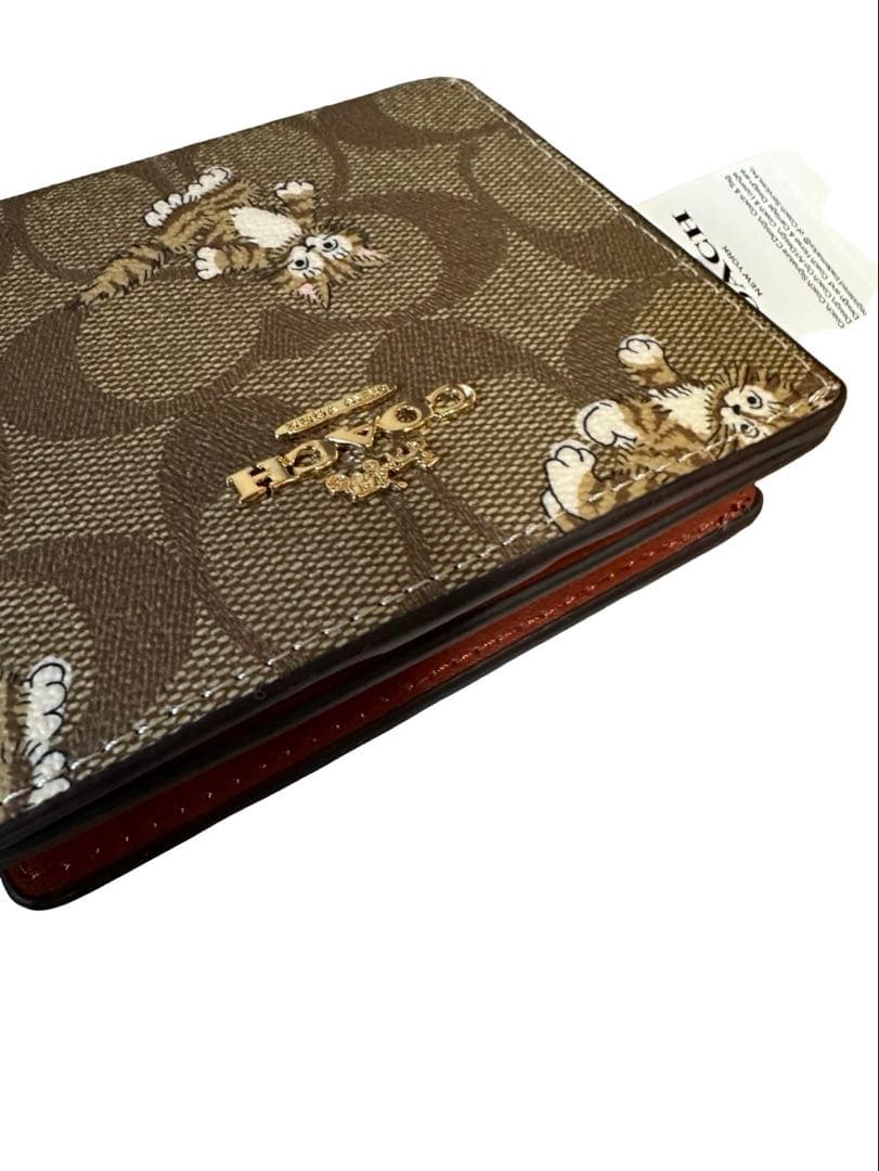 COACH コーチ 二つ折り財布 シグネチャー 猫 キャット柄レザー ブラウン系