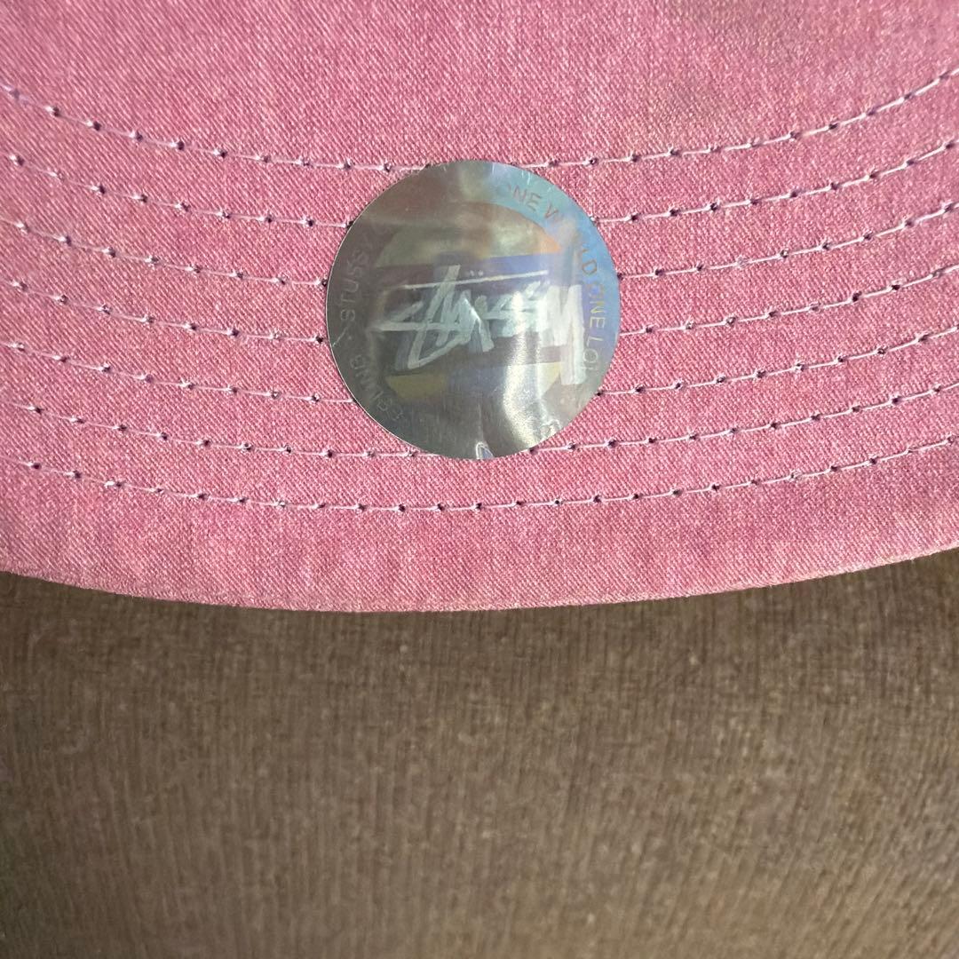 Stussy ピンクキャップ