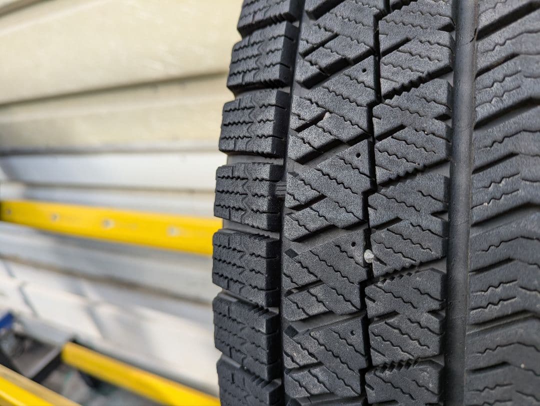 185/65R15　スタッドレスタイヤ　2本セット　VRX2