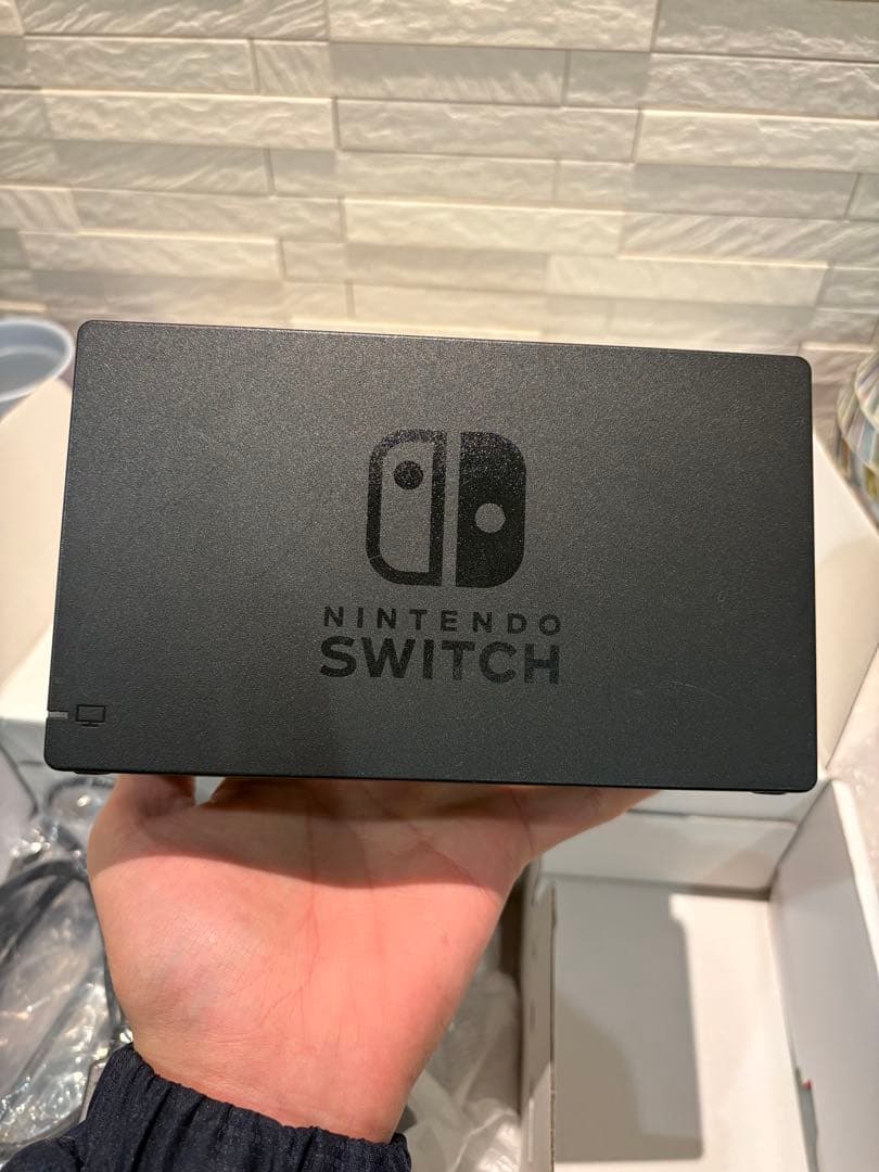 Nintendo Switch 本体　ゲーム機　任天堂