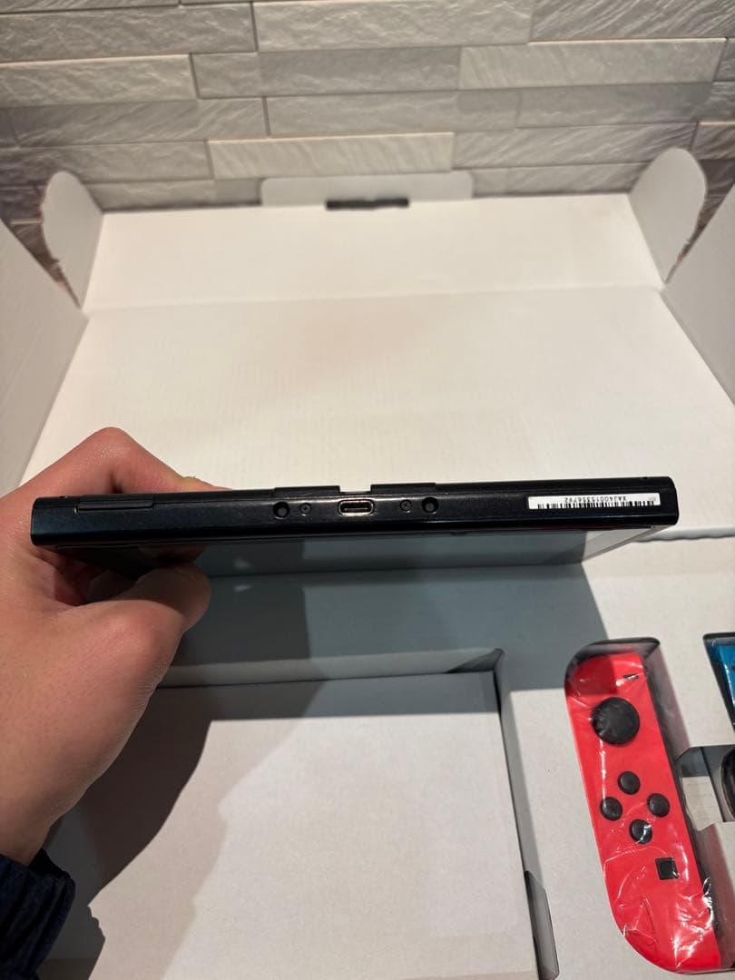 Nintendo Switch 本体　ゲーム機　任天堂