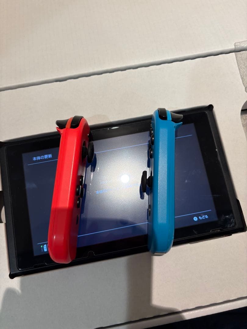Nintendo Switch 本体　ゲーム機　任天堂